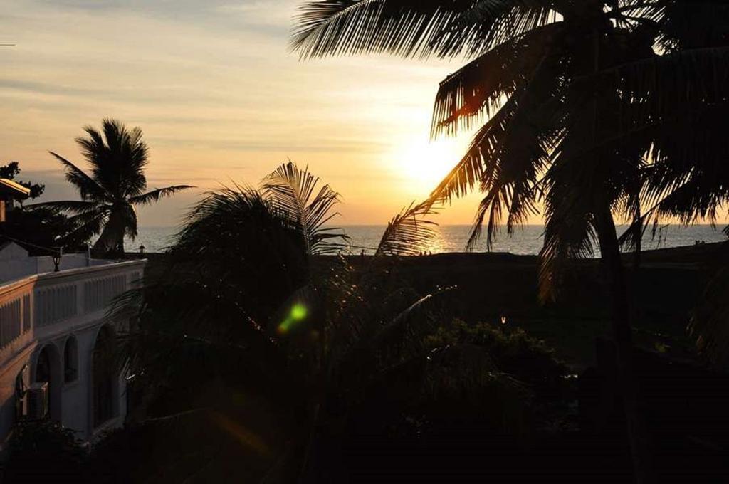 Sunset Galle Fort Bagian luar foto
